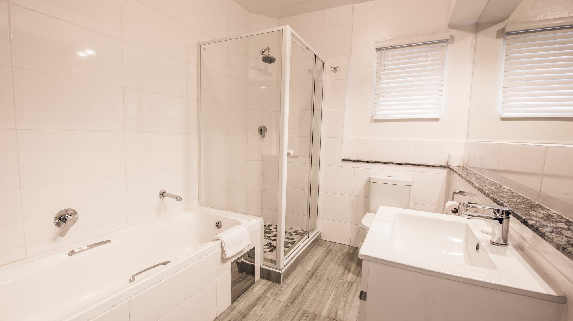 Airport Inn Executive Suites ケンプトンパーク エクステリア 写真